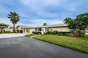 2739 Sherbrooke Ln, Palm Harbor, FL 34684 - Photo 2