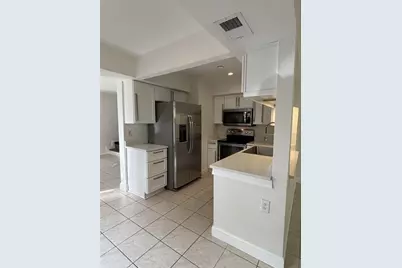 16638 Brigadoon Drive, Tampa, FL 33618 - Photo 4