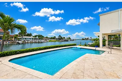812 Snug Island, Clearwater Beach, FL 33767 - Photo 2