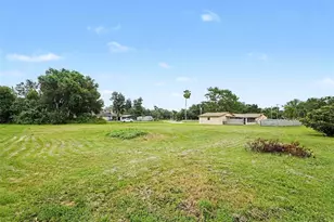 9220 McIntosh Rd, Dover, FL 33527 - Photo 12