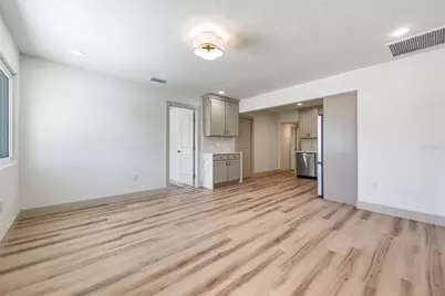 7851 40 Ave N, Saint Petersburg, FL 33709 - Photo 8