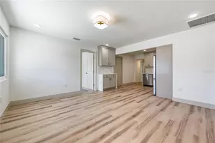 7851 40th Ave N, Saint Petersburg, FL 33709 - Photo 8