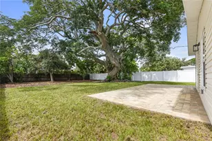 7851 40th Ave N, Saint Petersburg, FL 33709 - Photo 32