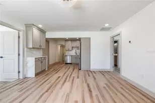 7851 40th Ave N, Saint Petersburg, FL 33709 - Photo 4