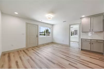 7851 40th Ave N, Saint Petersburg, FL 33709 - Photo 6