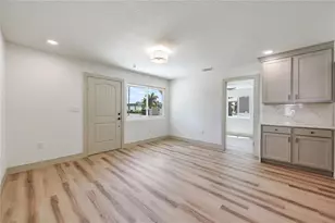 7851 40th Ave N, Saint Petersburg, FL 33709 - Photo 6