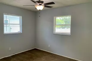 5050 29th Ave N, Saint Petersburg, FL 33710 - Photo 10