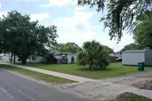 5651 6th St, Zephyrhills, FL 33542 - Photo 22