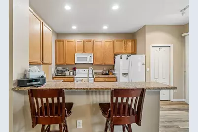 211 Fairmont Drive, Spring Hill, FL 34609 - Photo 10