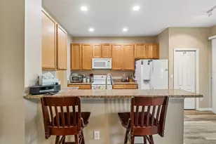 211 Fairmont Dr, Spring Hill, FL 34609 - Photo 10