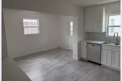 632 89th Avenue N, Saint Petersburg, FL 33702 - Photo 2