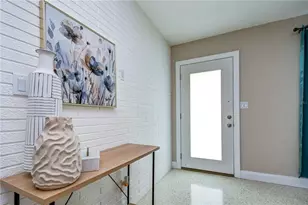 6871 4th St S, Saint Petersburg, FL 33705 - Photo 12