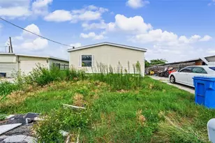5829 Coventry Dr, Tampa, FL 33615 - Photo 32