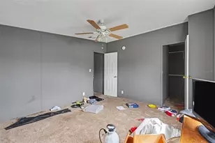 5829 Coventry Dr, Tampa, FL 33615 - Photo 4