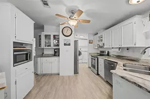 37719 Newal Ave, Zephyrhills, FL 33542 - Photo 8
