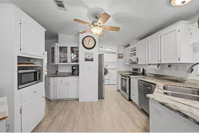 37719 Newal Avenue, Zephyrhills, FL 33542 - Photo 10