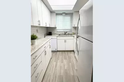 5880 38th Avenue N #206, Saint Petersburg, FL 33710 - Photo 8