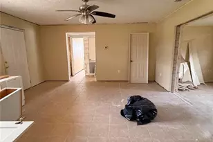 806 W Shell Point Rd, Ruskin, FL 33570 - Photo 14