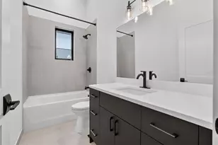 100 36th St N, Saint Petersburg, FL 33713 - Photo 18