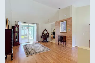 28726 Creekwood Drive, Wesley Chapel, FL 33545 - Photo 10