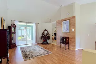 28726 Creekwood Dr, Wesley Chapel, FL 33545 - Photo 10