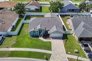 28726 Creekwood Dr, Wesley Chapel, FL 33545 - Photo 2