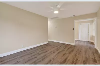 2525 21st Street S, Saint Petersburg, FL 33712 - Photo 18