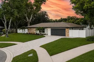 1967 Castille Dr, Dunedin, FL 34698 - Photo 2