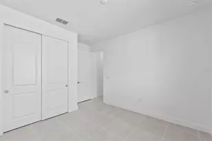 29028 Coral Harbour Dr, Englewood, FL 34223 - Photo 6