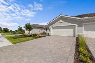 27104 Clam Shell Ct, Englewood, FL 34223 - Photo 4