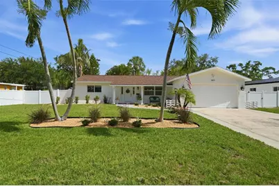 1819 Maryland Avenue NE, Saint Petersburg, FL 33703 - Photo 2