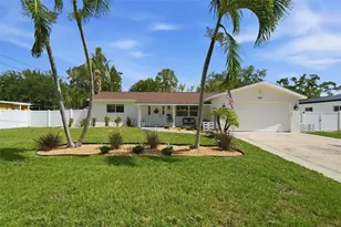 1819 Maryland Ave NE, Saint Petersburg, FL 33703 - Photo 2