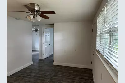 452 88th Avenue N, Saint Petersburg, FL 33702 - Photo 6