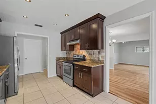 10906 Autumn Oak Pl, Tampa, FL 33618 - Photo 10