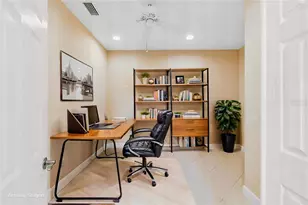 2304 Oakley Green Dr, Sun City Center, FL 33573 - Photo 10
