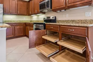 2304 Oakley Green Dr, Sun City Center, FL 33573 - Photo 34