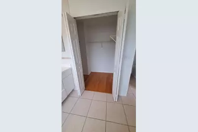 4176 Brentwood Park Circle, Tampa, FL 33624 - Photo 6