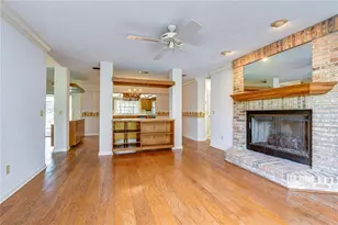 914 S Miller Rd, Valrico, FL 33594 - Photo 10