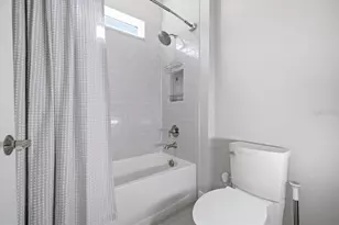 2110 E 6th Street W, Palmetto, FL 34221 - Photo 26