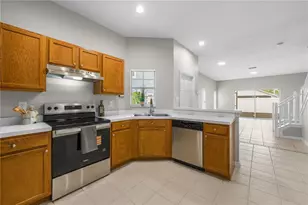 12948 Kings Crossing Dr, Gibsonton, FL 33534 - Photo 6