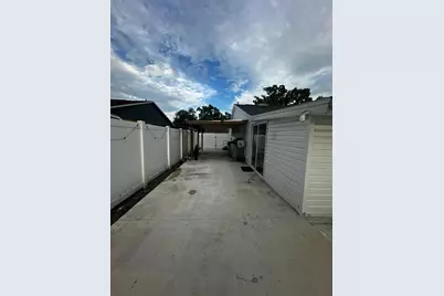 16004 Saddle Creek Drive, Tampa, FL 33618 - Photo 24