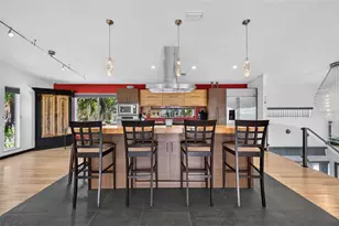 113 7th St E, Saint Petersburg, FL 33715 - Photo 4