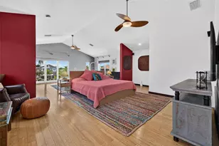 113 7th St E, Saint Petersburg, FL 33715 - Photo 42