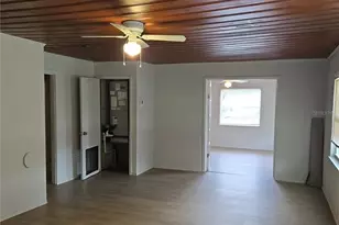 1402 Maluhia Dr, Tampa, FL 33612 - Photo 10