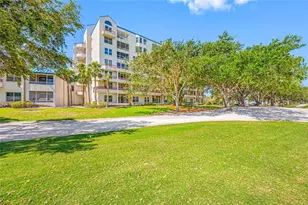 2333 Feather Sound Dr, Clearwater, FL 33762 - Photo 2