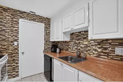13405 Arbor Pointe Circle #104, Tampa, FL 33617 - Photo 8