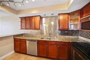 450 Treasure Island Causeway, Treasure Island, FL 33706 - Photo 10
