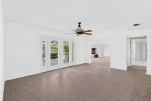 120 81st Ave NE, Saint Petersburg, FL 33702 - Photo 8