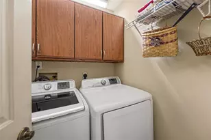 1683 Watermark Cir NE, Saint Petersburg, FL 33702 - Photo 32