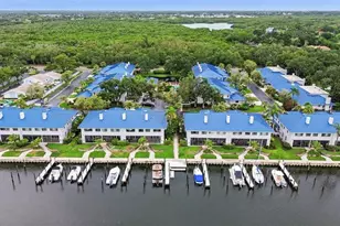 1683 Watermark Cir NE, Saint Petersburg, FL 33702 - Photo 2